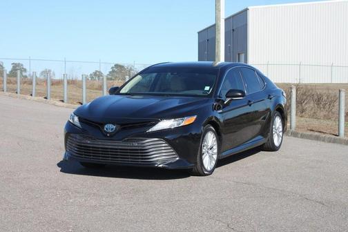 2019 Toyota Camry Hybrid XLE