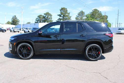 Mosaic Black Metallic 2023 Chevrolet Traverse Premier