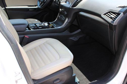 Star White Metallic Tri-Coat 2020 Ford Edge SEL