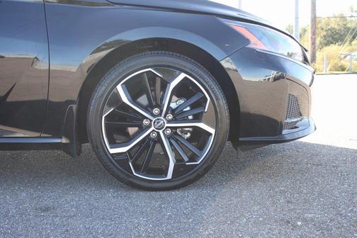 2024 Nissan Altima SR FWD
