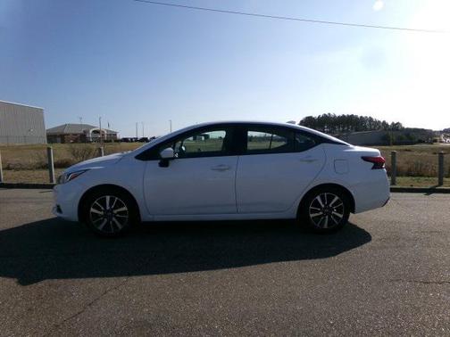 2022 Nissan Versa 1.6 SV