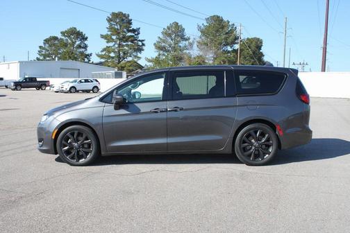 2019 Chrysler Pacifica Touring Plus