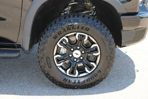 Black 2024 Chevrolet Silverado 1500 ZR2