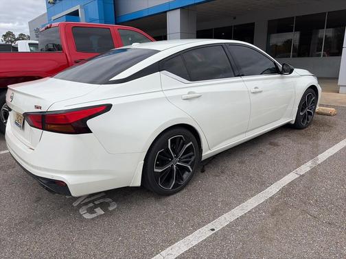 2024 Nissan Altima SR FWD