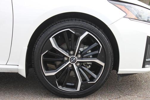 2024 Nissan Altima SR FWD