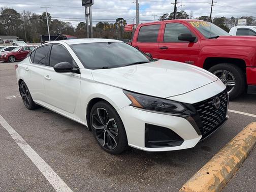 2024 Nissan Altima SR FWD