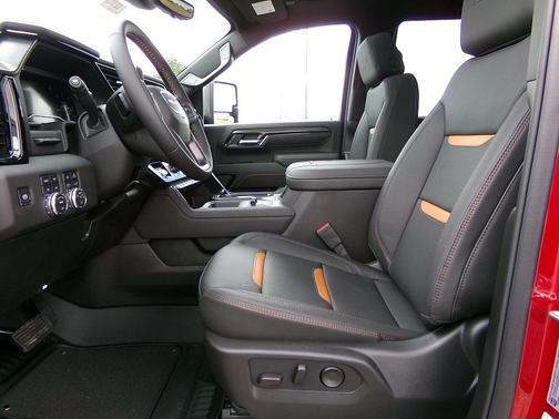2025 GMC Sierra 2500 AT4