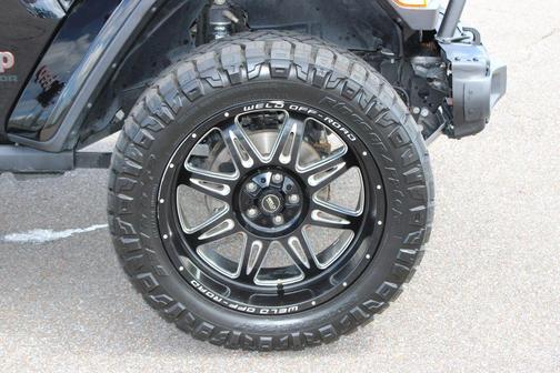 Black Clearcoat 2021 Jeep Gladiator Mojave 4x4
