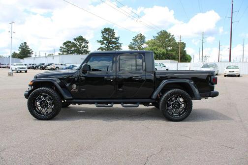 Black Clearcoat 2021 Jeep Gladiator Mojave 4x4
