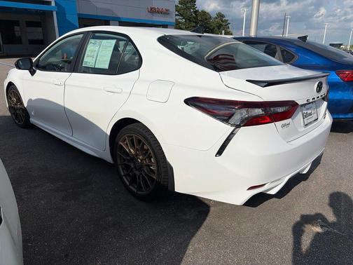 Ice Cap 2023 Toyota Camry SE