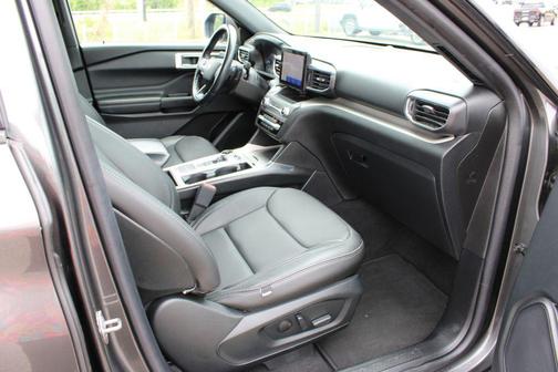 Magnetic Metallic 2020 Ford Explorer XLT