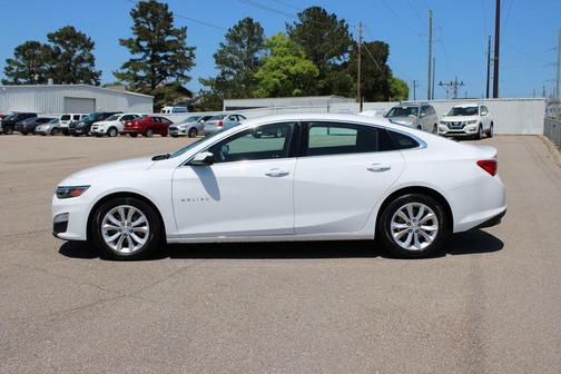 Summit White 2023 Chevrolet Malibu FWD 1LT