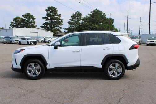 Ice Cap 2023 Toyota RAV4 XLE