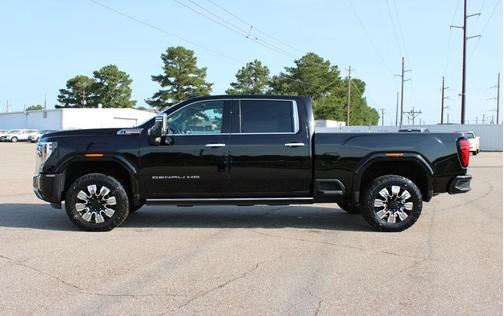 Onyx Black 2025 GMC Sierra 2500 Denali