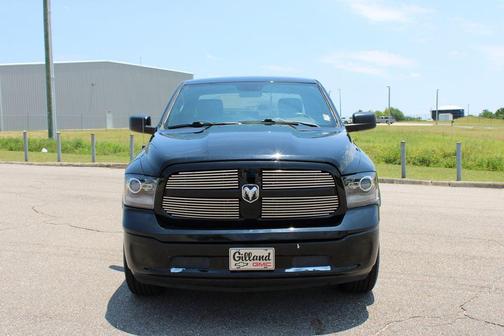 Diamond Black Crystal Pearlcoat 2024 RAM 1500 Classic Warlock Crew Cab 4x4 5'7' Box