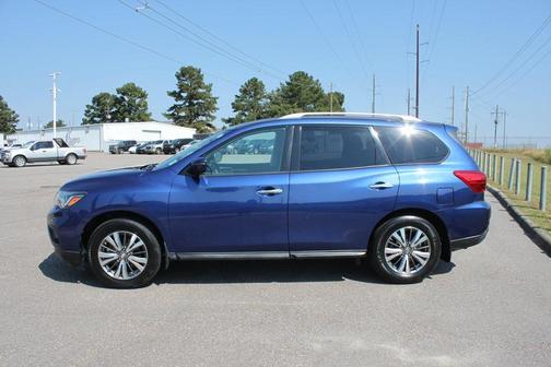 2018 Nissan Pathfinder SV