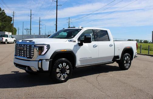 Summit White 2024 GMC Sierra 2500 Denali