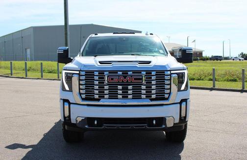 Summit White 2024 GMC Sierra 2500 Denali