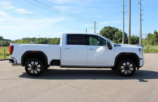 Summit White 2024 GMC Sierra 2500 Denali