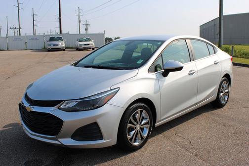 Silver Ice Metallic 2019 Chevrolet Cruze LT