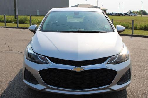 Silver Ice Metallic 2019 Chevrolet Cruze LT