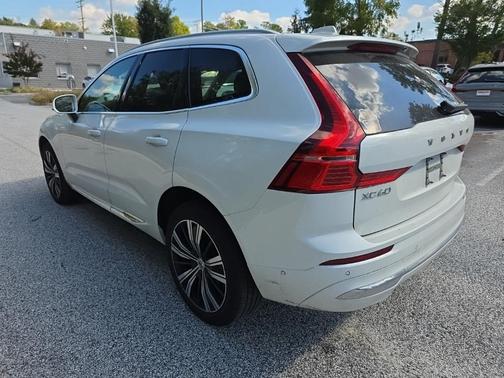 2023 Volvo XC60 B5 Plus Bright Theme