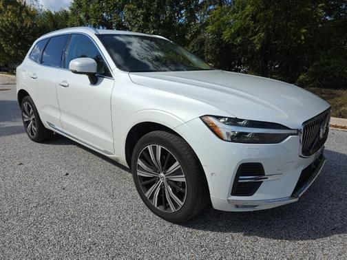 2023 Volvo XC60 B5 Plus Bright Theme