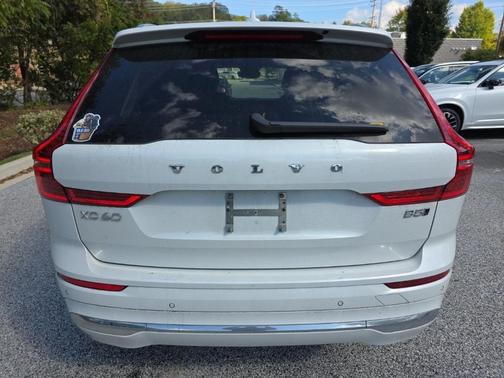 2023 Volvo XC60 B5 Plus Bright Theme