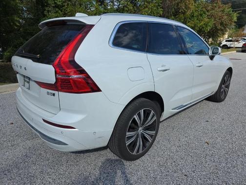 2023 Volvo XC60 B5 Plus Bright Theme