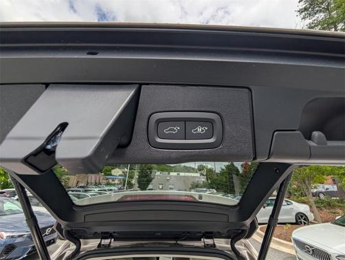 2025 Volvo XC60 Plug-In Hybrid T8 Ultra