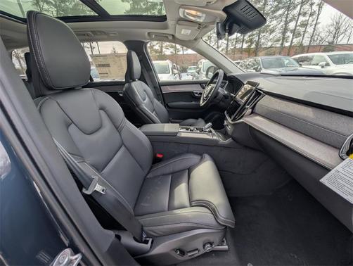 2026 Volvo XC90 B6 Ultra Dark Theme 7-Seater