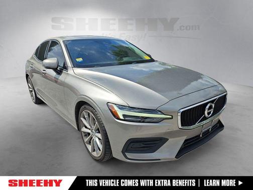 Pebble Gray Metallic 2019 Volvo S60 T5 Momentum
