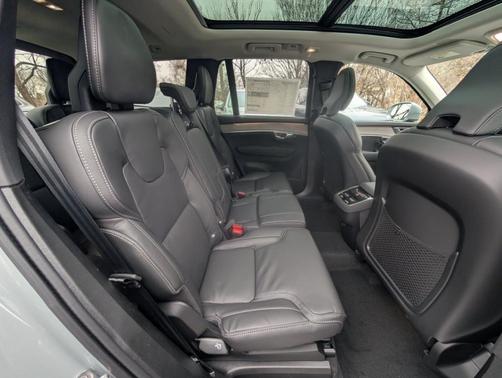 Metallic 2026 Volvo XC90 B6 Ultra 7-Seater