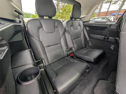 2023 Volvo XC90 B5 Plus