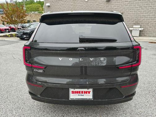 Platinum Gray Metallic 2025 Volvo EX90 Twin Motor Ultra