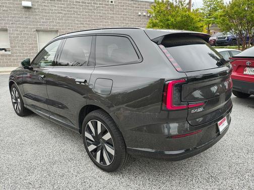 Platinum Gray Metallic 2025 Volvo EX90 Twin Motor Ultra