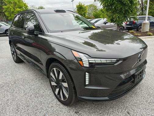 Platinum Gray Metallic 2025 Volvo EX90 Twin Motor Ultra