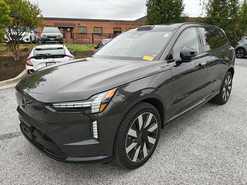 Platinum Gray Metallic 2025 Volvo EX90 Twin Motor Ultra