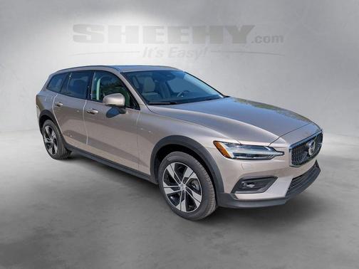 Bright 2026 Volvo V60 Cross Country B5 Plus