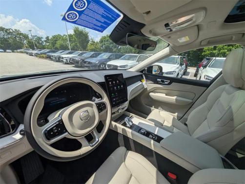 2026 Volvo XC60 B5 ULTRA