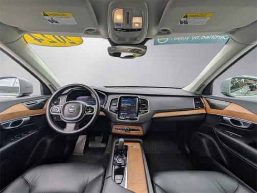 2024 Volvo XC90 B6 Plus Bright Theme 6-Seater