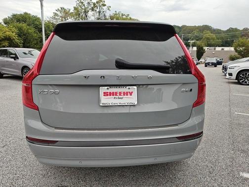 2024 Volvo XC90 B6 Plus Bright Theme 6-Seater