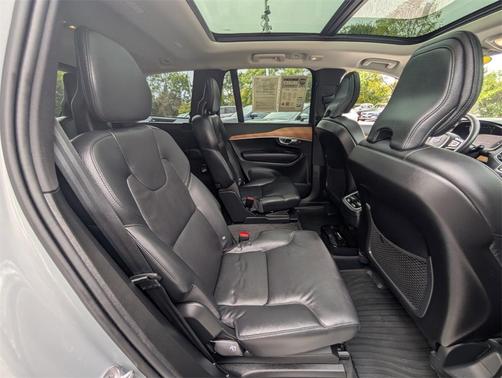 2024 Volvo XC90 B6 Plus Bright Theme 6-Seater