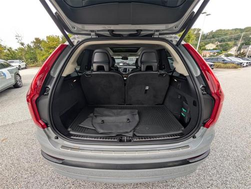 2024 Volvo XC90 B6 Plus Bright Theme 6-Seater