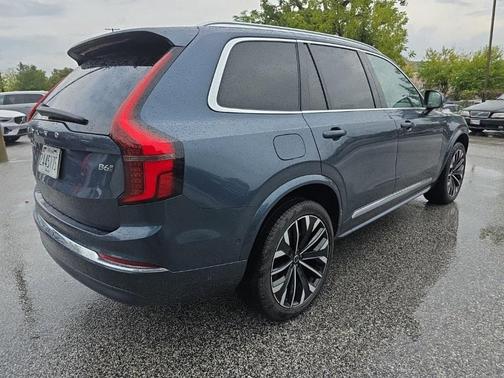 2025 Volvo XC90 B6 Plus 7-Seater