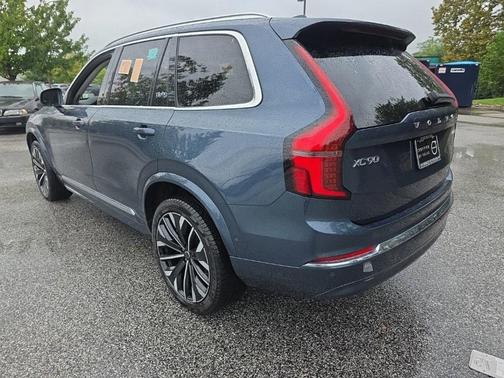 2025 Volvo XC90 B6 Plus 7-Seater