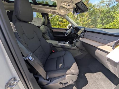 2025 Volvo XC90 Plug-In Hybrid T8 Plus 7-Seater