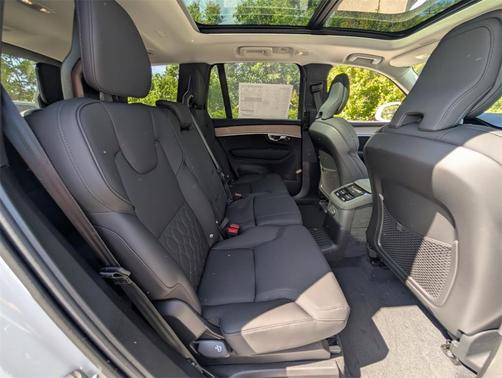 2025 Volvo XC90 Plug-In Hybrid T8 Plus 7-Seater