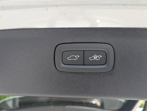 2025 Volvo XC90 Plug-In Hybrid T8 Plus 7-Seater