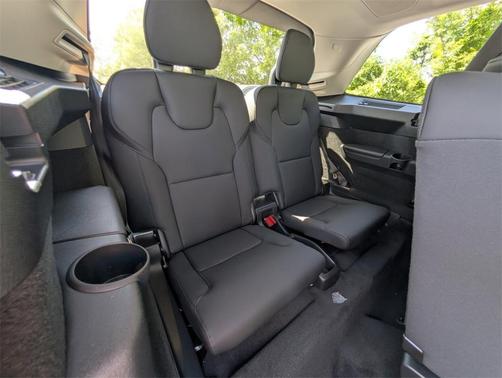 2025 Volvo XC90 Plug-In Hybrid T8 Plus 7-Seater